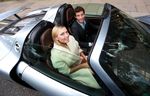 Sharapova dan Webber Kencan di Mobil Terkuat Porsche